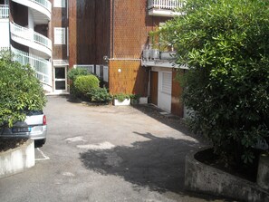 Exterior - StudioFlat Battistini metro A (Roma)