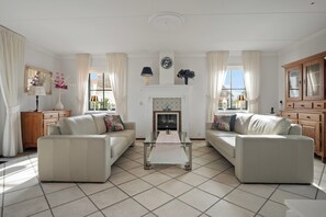 House | Living room