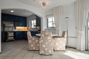 Dining - Scenic Waterside Retreat (Callantsoog)