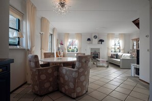House | Living room