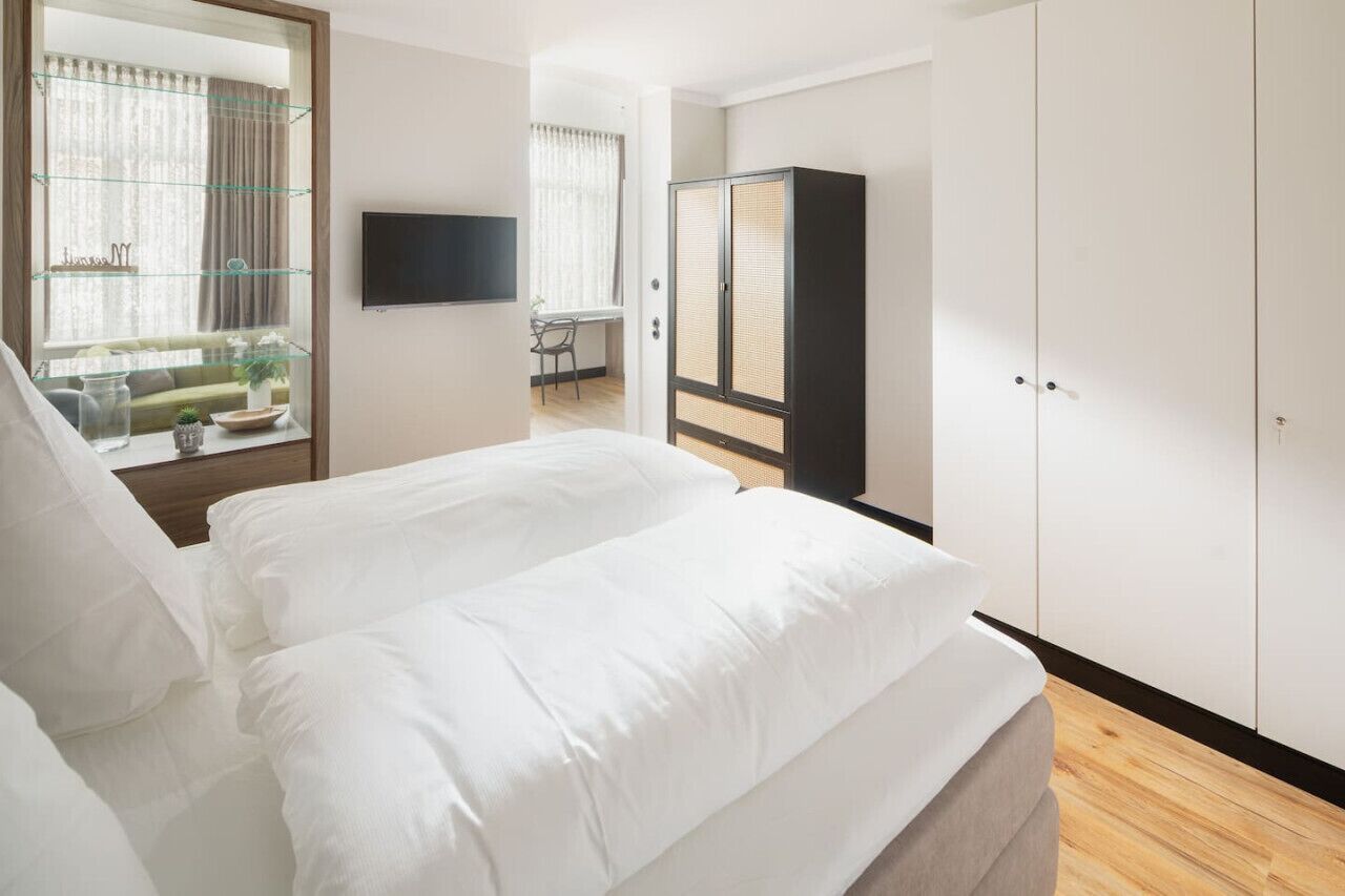1 bedroom, desk, iron/ironing board, WiFi (free)