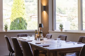 Apartment | Dining
