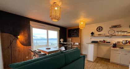 Appartement confortable avec piscine et parking Ă Ăvian-les-Bains