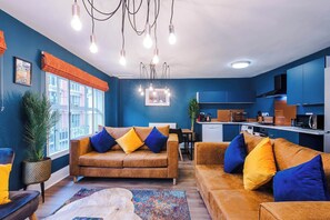 TV, offices - The Definition Apartment in the Northern Quarter (Greater Manchester)