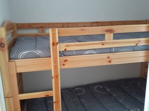 2 bedrooms - Cozy apt for 6, 2 bdrms, in Cauterets with parking (Cauterets)