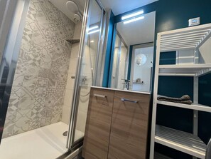 Unclassified image, 5 of 9, button - Renovated apartment in Cauterets with private parking (Cauterets)