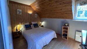 Room - Charming T3 in Cauterets with parking, near cable cars (Cauterets)