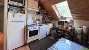 Private kitchen - Charming T3 in Cauterets with parking, near cable cars (Cauterets)