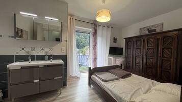 4 makuuhuonetta, ilmainen Wi-Fi