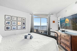 3 slaapkamers, een strijkplank/strijkijzer, wifi, beddengoed
