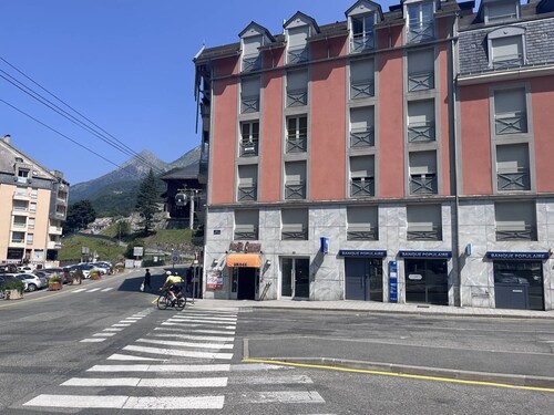 Charming T2 in Cauterets with parking and ski locker