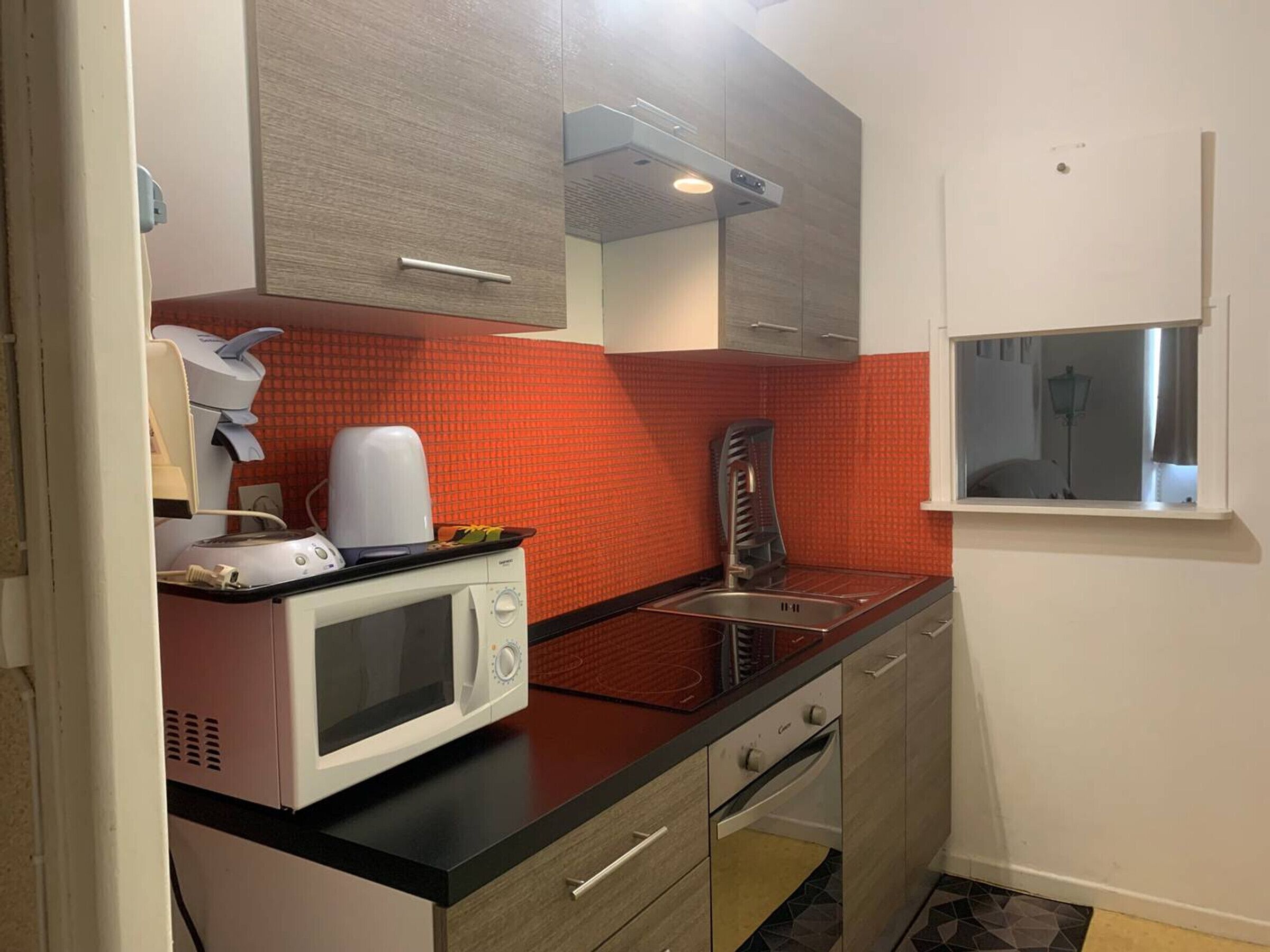 Réfrigérateur, micro-ondes, four, lave-vaisselle