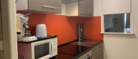 Réfrigérateur, micro-ondes, four, lave-vaisselle