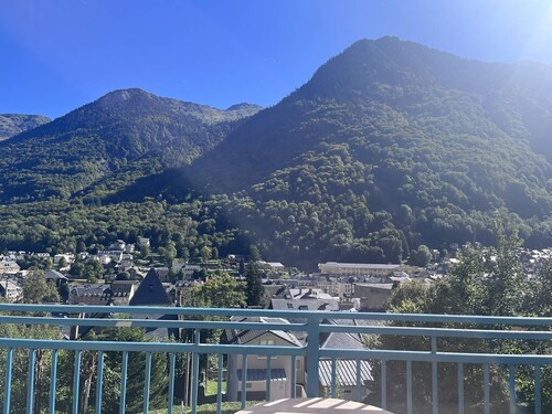 Apartment with terrace and parking, 2 bedrooms, in the heart of the mountains