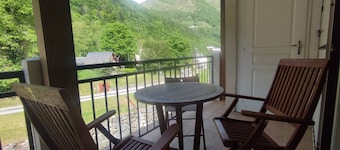 Apartment with Balcony and Wi-Fi in Cauterets Center