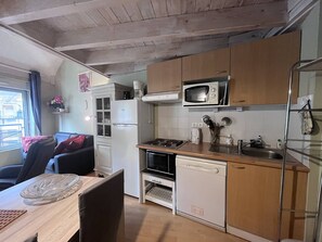 Kühlschrank, Mikrowelle, Geschirrspüler