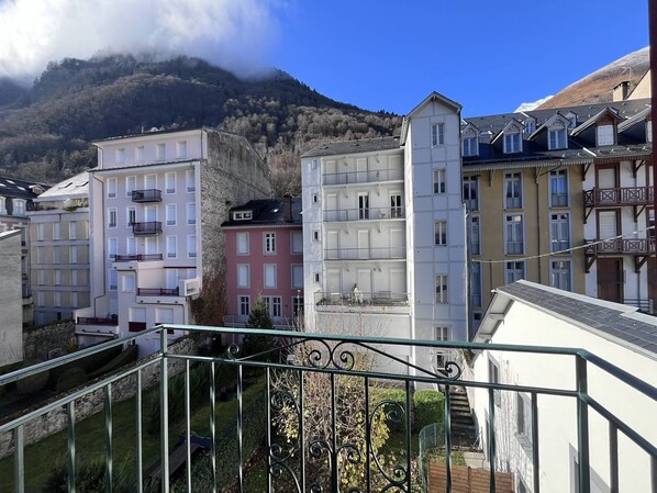 Property grounds - Charming duplex in Cauterets, near shops and cable car (Cauterets)