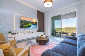 TV, offices - Themed Apartment Walk to Disney & Lake Access (3191 - 402) (Kissimmee)