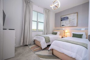3 bedrooms, iron/ironing board, WiFi, bed sheets - Themed Apartment Walk to Disney & Lake Access (3191 - 402) (Kissimmee)