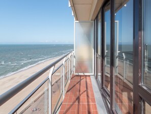 Balcony - Apartment in Ostend With sea Views (Ostend)