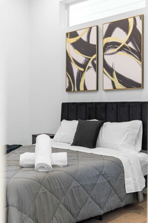 3 bedrooms, iron/ironing board, WiFi, bed sheets