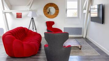 Smart TV, futbolito, libros y estéreo