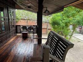 Deluxe Room, Private Bathroom, Garden View | Terrace/patio