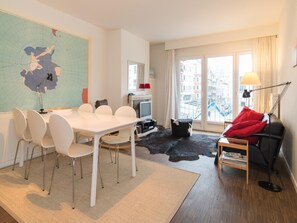 Apartment | Dining - Cozy Apartment Near the Beach (Ostend)