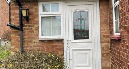 Cosy 1 Bedroom Apartment Private Access in Guildford