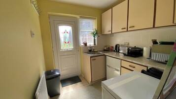 Fridge, microwave, stovetop, electric kettle