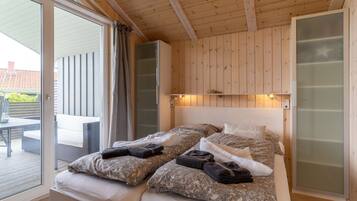 House | 3 bedrooms, individually furnished, iron/ironing board