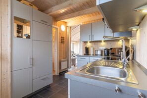 Private kitchen - Holiday Home by North Sea With Sauna (Wesselburenerkoog)