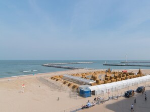 View from property - Apartment With Harbour Chanel View (Ostend)
