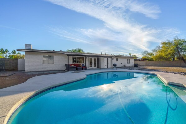 Pool - Scottsdale Oasis! Family Retreat with Pool! (Scottsdale)