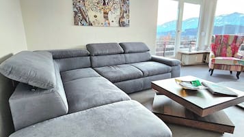 Deluxe Condo, Mountain View | Living area | Flat-screen TV