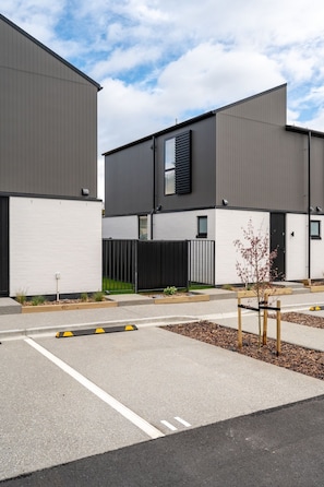 Exterior - Architect's Townhouse in Wanaka (Wanaka)
