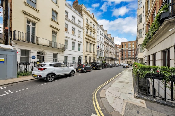 Exterior - Superior Apartment next to Park Lane (Greater London)