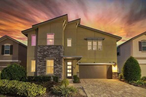 Exterior - Flow Rider, Heated Pool, Spa & Free Water Park! (Kissimmee)