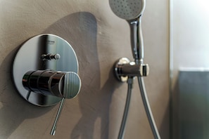 Free toiletries, hair dryer, towels, soap - Masarykova Luxury Apartments (Brno)