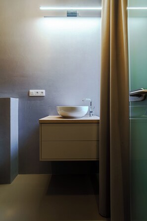 Free toiletries, hair dryer, towels, soap - Masarykova Luxury Apartments (Brno)