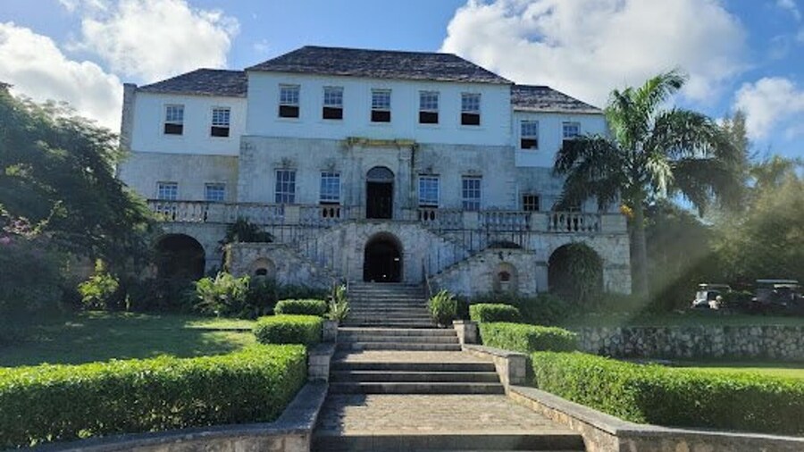 Oceanview Studio Apt w/ Pool, Bar & Beach Access