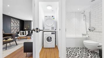 House | Bathroom | Shower, towels