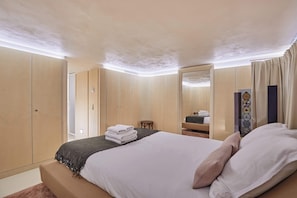 1 chambre, fer et planche à repasser, lit parapluie, Wi-Fi