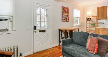 Walk Downtown: Takoma Park Escape w/ Large Yard!