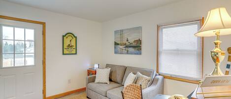 House (5 Bedrooms) | Interior