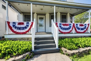 House (5 Bedrooms) | Interior - Walk to Beach: Home w/ Pool in Vermilion (Vermilion)