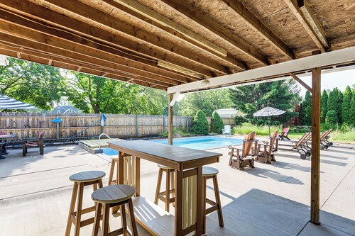 Walk to Beach: Home w/ Pool in Vermilion