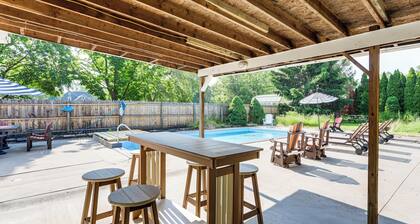 Walk to Beach: Home w/ Pool in Vermilion
