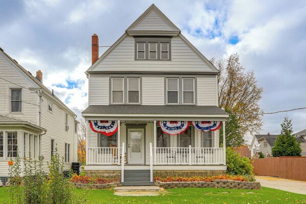 House (5 Bedrooms) | Front of property