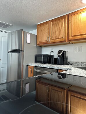 Microwave, oven, stovetop, dishwasher - Charming walkout basement in a beautiful Murphy Creek Golf course neighborhood. (Aurora)